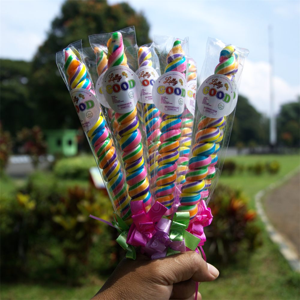 Lolipop spiral 17 cm, beberapa batang dipegang tangan